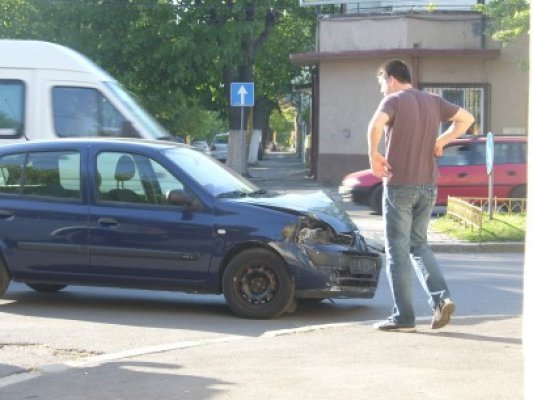 Şi-a făcut maşina praf pe bulevardul Mamaia
